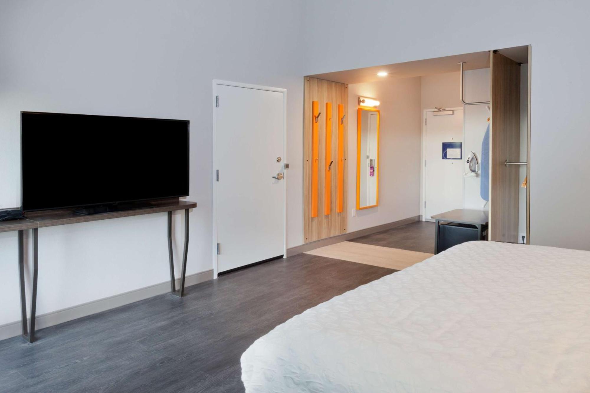 Tru By Hilton Auburn Hotel Buitenkant foto