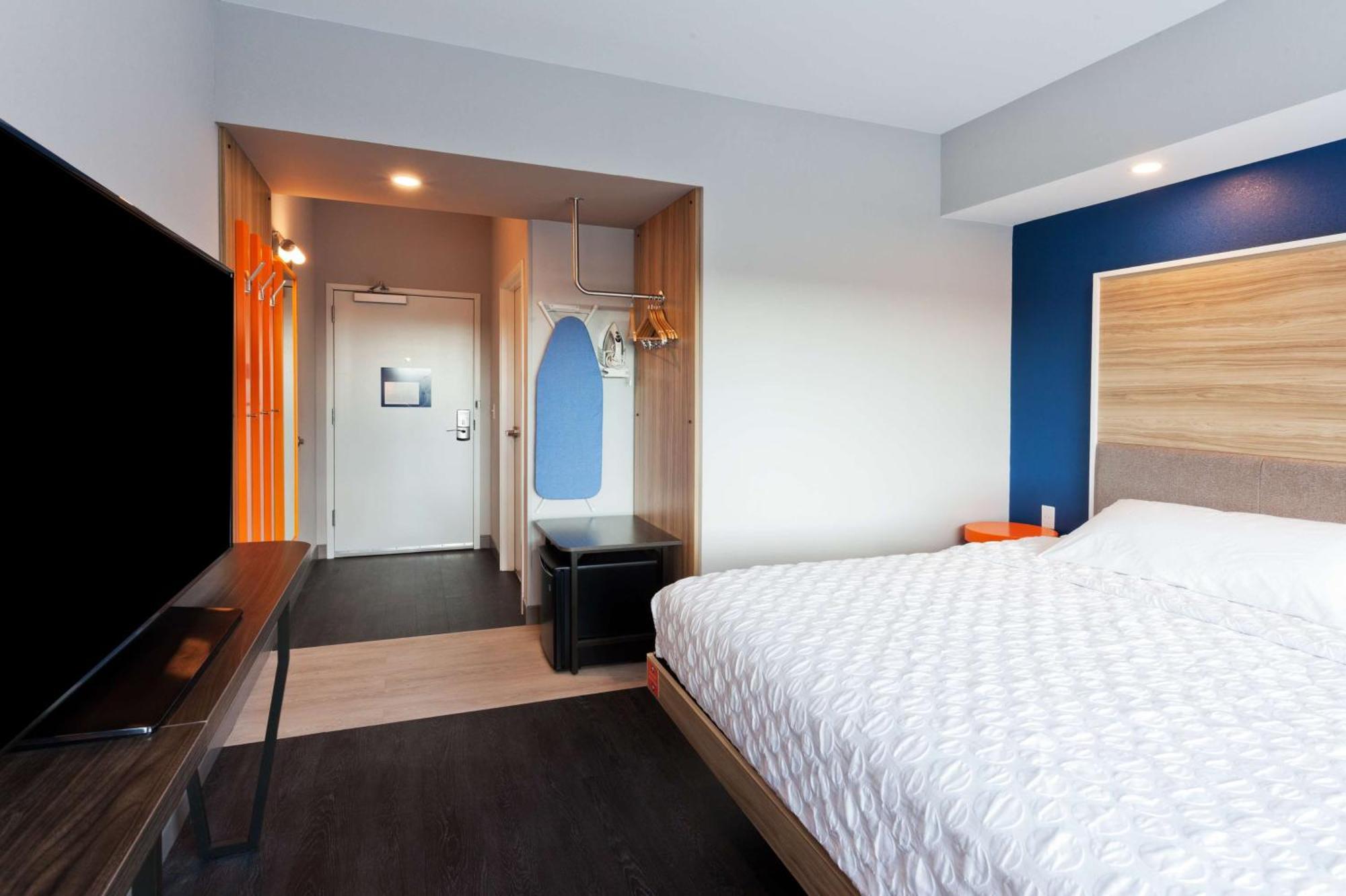 Tru By Hilton Auburn Hotel Buitenkant foto
