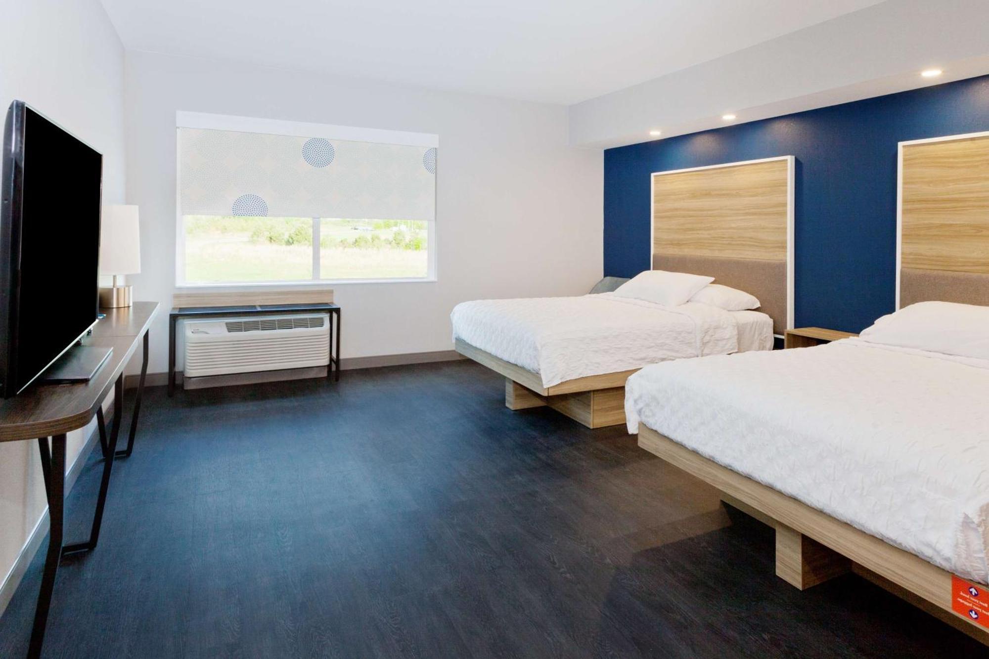 Tru By Hilton Auburn Hotel Buitenkant foto